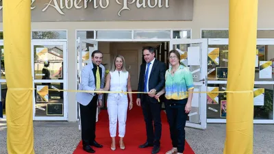 El viernes pasado por la tarde, la vicegobernadora Laura Stratta se trasladó hasta la localidad de Larroque para realizar la apertura del V Festival de Teatro.