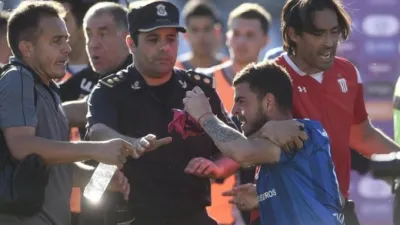 Pitana informó al entrerriano Tijanovich tras el escandaloso final del clásico platense