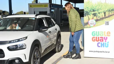 El lunes 4 de julio comienzan las vacaciones de invierno en Uruguay, por lo que este fin de semana se aprovechará la oportunidad para promoción el turismo de Gualeguaychú en el Puente Internacional General San Martín.