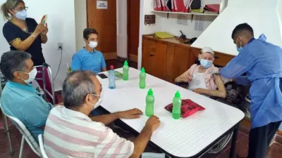 Comenzó la vacunación contra el Covid-19 en residencias geriátricas de la provincia