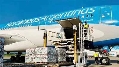 El viernes llegaron tres vuelos: uno desde Beijing y dos desde Memphis, siendo el mayor arribo de vacunas en un solo día con más de 4,2 millones de dosis.