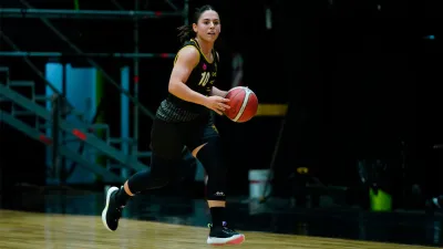 Valeria Fernández y su renovación con Obras: &quot;Estoy muy contenta de seguir siendo parte&quot;