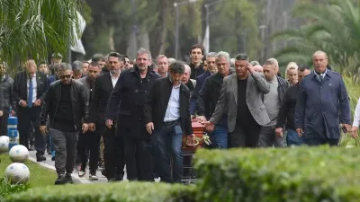 El último adiós a Menotti