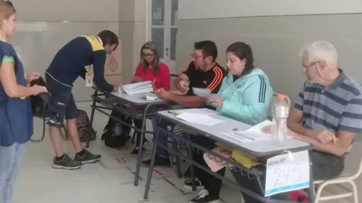 La incógnita sobre quién será el próximo Presidente de la Argentina quedará revelada este domingo, cuando concluya el balotaje en el que podrán sufragar casi 35 millones de personas y se conozcan los resultados de la última instancia electoral del año.