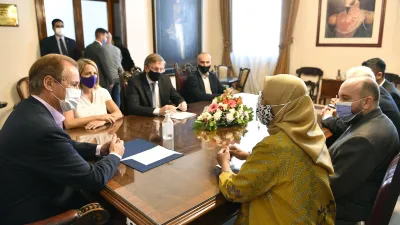 Bordet y la embajadora de Indonesia acordaron incrementar intercambio comercial y cultural