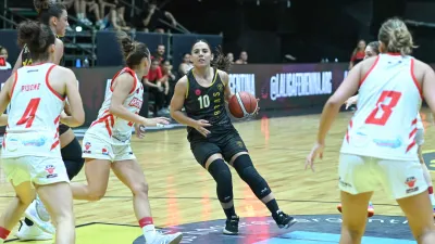 La entrerriana Valeria Fernández se destacó en el triunfo de Obras Sobre Rocamora