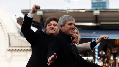 Javier Milei junto a Luis Caputo y Karina Milei en La Rural.