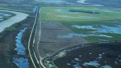 Los humedales, aliados naturales para mitigar el efecto de las inundaciones están siendo destruidos por los terraplenes que se construyen a la vista de todos y sin controles.