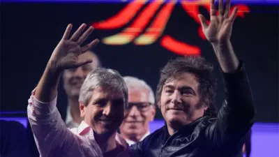 El presidente Javier Milei y el ministro de Economía Luis Caputo.