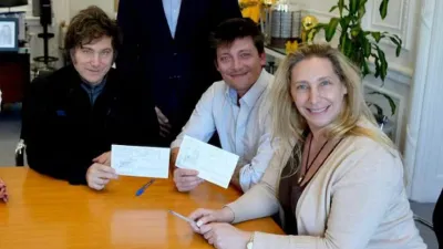 El escándalo por el supuesto pago de coimas puso en crisis al "triángulo de hierro".